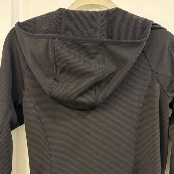 The North Face Black Zip-Up Jacket - Picture 5 of 6